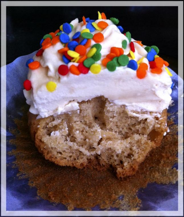 peanut butter cupcakes with sprinkles4